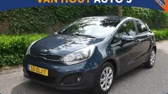 Blauw Gebruikt 2013 Kia Rio Hatchback | € 2.950 (Goede deal)
