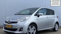 Grijs Gebruikt 2012 Toyota Verso-S MPV | € 10.900 (Eerlijke prijs)