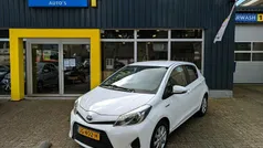 Wit Gebruikt 2013 Toyota Yaris Hybrid Hatchback | € 10.595 (Eerlijke prijs)