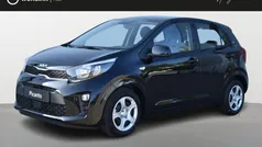 Zwart, metallic lak Gebruikt 2024 Kia Picanto Comfort Hatchback | € 15.435 (Eerlijke prijs)