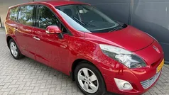 Rood Gebruikt 2009 Renault Grand Scénic III Dynamique MPV | € 4.495 (Eerlijke prijs)