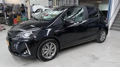 Zwart Gebruikt 2019 Toyota Yaris Hybrid Hatchback | € 17.350 (Eerlijke prijs)