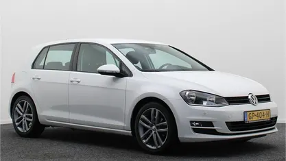 Wit Occasion 2015 VW Golf VII Highline Hatchback | € 10.950 (Eerlijke prijs)