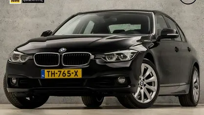 Zwart (metallic) Occasion 2018 BMW 318 Executive Sedan | € 15.945 (Eerlijke prijs)