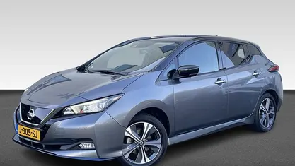 Occasion Nissan Leaf N-Connecta 160 kW (218 PK) 2020 Donker grijs metallic Hatchback