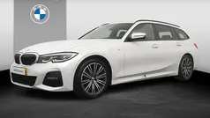 Wit Gebruikt 2020 BMW 320 Executive Stationwagen | € 27.900 (Eerlijke prijs)