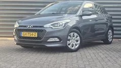 Grijs Gebruikt 2015 Hyundai i20 Comfort Hatchback | € 6.950 (Eerlijke prijs)