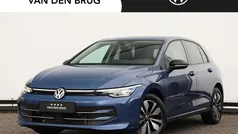 Blauw Gebruikt 2024 VW Golf VIII Edition Hatchback | € 29.295 (Goede deal)