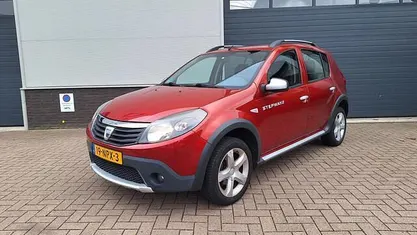 Occasion Dacia Sandero Stepway 87 PK (63 kW) 2010 Rood Hatchback