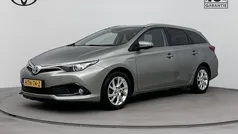 Grijs Gebruikt 2017 Toyota Auris Touring Sports Limited Stationwagen | € 15.745 (Eerlijke prijs)