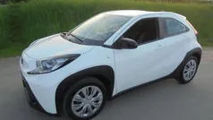 Gebruikt 2023 Toyota Aygo Play Hatchback | € 14.999 (Eerlijke prijs)