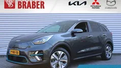Grijs, metallic lak Gebruikt 2022 Kia e-Niro 3 SUV | € 29.900 (Eerlijke prijs)