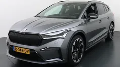 Grijs, metallic lak Gebruikt 2022 Skoda Enyaq iV SportLine SUV | € 36.950 (Eerlijke prijs)