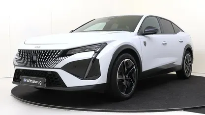 Wit Gebruikt 2024 Peugeot 408 GT Sedan | € 28.425 (Eerlijke prijs)