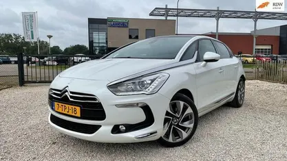 Occasion Citroën DS5 So Chic 157 PK (115 kW) 2012 Wit, metallic lak Hatchback
