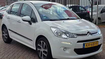 Wit Occasion 2016 Citroën C3 PureTech Hatchback | € 5.499 (Eerlijke prijs)