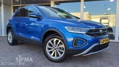 Blauw Gebruikt 2023 VW T-Roc Life SUV | € 26.400 (Super prijs)