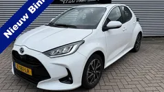 Wit Gebruikt 2024 Toyota Yaris Hybrid Hatchback | € 22.950 (Eerlijke prijs)