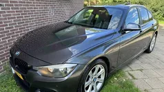 Grijs Gebruikt 2013 BMW 320 M Sport Sedan | € 9.445 (Super prijs)