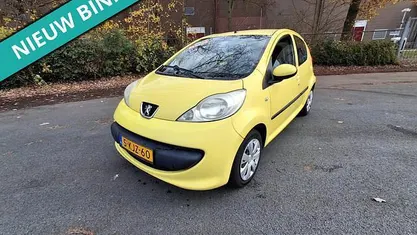 Occasion Peugeot 107 68 PK (50 kW) 2005 Geel Hatchback