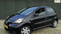 Zwart Gebruikt 2009 Toyota Aygo Comfort Hatchback | € 3.795 (Eerlijke prijs)