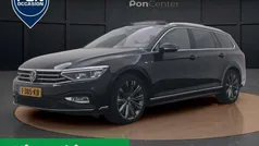Zwart Gebruikt 2023 VW Passat Business+ Stationwagen | € 33.450 (Eerlijke prijs)