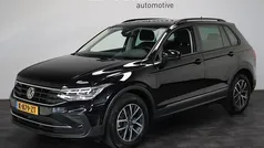 Zwart Gebruikt 2021 VW Tiguan Elegance SUV | € 34.995 (Eerlijke prijs)
