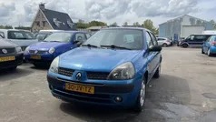 Blauw Gebruikt 2002 Renault Clio II Expression Hatchback | € 1.500 (Eerlijke prijs)