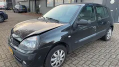 Gebruikt 2004 Renault Clio II Komfort Hatchback | € 795 (Eerlijke prijs)
