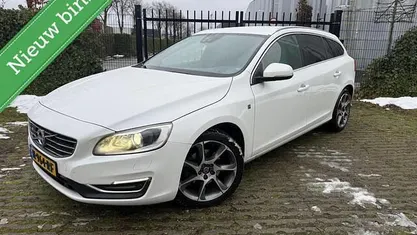 Gebruikt 2015 Volvo V60 Ocean Race Stationwagen | € 7.450 (Eerlijke prijs)
