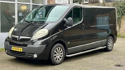 Zwart Gebruikt 2008 Opel Vivaro MPV | € 4.995 (Eerlijke prijs)