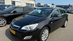 Zwart Gebruikt 2012 Opel Astra Cosmo Stationwagen | € 2.750 (Eerlijke prijs)