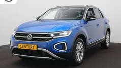 Blauw Gebruikt 2023 VW T-Roc Style SUV | € 27.900 (Eerlijke prijs)