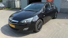 Zwart Gebruikt 2010 Opel Astra Edition Hatchback | € 4.999 (Eerlijke prijs)