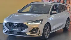 Grijs Gebruikt 2022 Ford Focus ST-Line Stationwagen | € 20.500 (Goede deal)