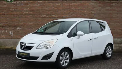 Wit Gebruikt 2010 Opel Meriva Cosmo MPV | € 5.945 (Eerlijke prijs)