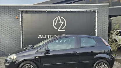 Zwart Gebruikt 2011 Fiat Punto Evo Dynamic Hatchback | € 2.450 (Eerlijke prijs)