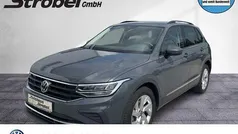 Gebruikt 2020 VW Tiguan Life SUV | € 36.807 (Eerlijke prijs)