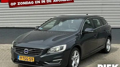 Grijs Occasion 2013 Volvo V60 Summum Stationwagen | € 5.999 (Eerlijke prijs)