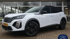 Wit Gebruikt 2024 Peugeot e-2008 GT SUV | € 32.450 (Eerlijke prijs)