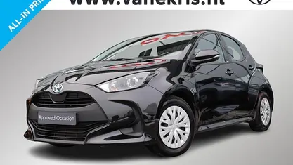 Zwart Occasion 2022 Toyota Yaris Hybrid Active Hatchback | € 20.899 (Eerlijke prijs)