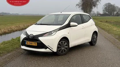 Occasion 2015 Toyota Aygo X-play Hatchback | € 6.350 (Eerlijke prijs)