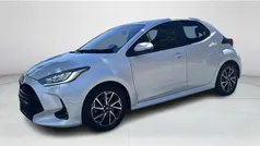 Wit Gebruikt 2022 Toyota Yaris Hybrid Hatchback | € 20.949 (Eerlijke prijs)