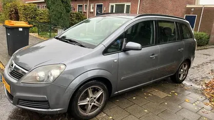 Grijs Gebruikt 2005 Opel Zafira Executive MPV | € 1.399 (Eerlijke prijs)
