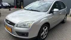 Gebruikt 2005 Ford Focus Ghia Hatchback | € 1.845 (Eerlijke prijs)