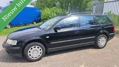 Zwart Gebruikt 2000 VW Passat Stationwagen | € 899