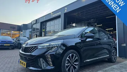 Zwart Occasion 2026 Renault Clio V Techno Hatchback | € 21.985 (Eerlijke prijs)