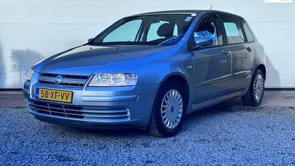 Grijs Gebruikt 2007 Fiat Stilo Dynamic Hatchback | € 2.750 (Eerlijke prijs)