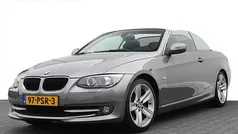 Grijs, metallic lak Gebruikt 2011 BMW 325 Cabriolet Executive Cabriolet | € 12.450 (Eerlijke prijs)