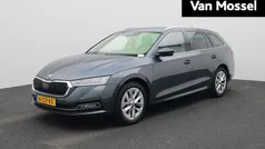Grijs Gebruikt 2021 Skoda Octavia Business Line Stationwagen | € 19.900 (Eerlijke prijs)